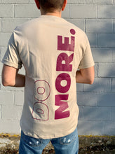 Carica l&#39;immagine nel visualizzatore di Gallery, T-SHIRT &quot;Do More.&quot; Beige
