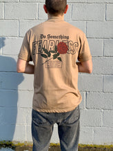 Carica l&#39;immagine nel visualizzatore di Gallery, T-SHIRT &quot;Fearless&quot; Light Brown
