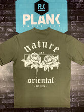 Carica l&#39;immagine nel visualizzatore di Gallery, T-SHIRT &quot;ORIENTAL&quot; Verde Militare
