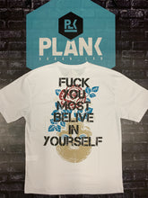 Carica l&#39;immagine nel visualizzatore di Gallery, T-SHIRT &quot;BELIVE IN YOURSELF&quot;
