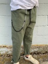 Carica l&#39;immagine nel visualizzatore di Gallery, Jeans Cropped Verde Militare
