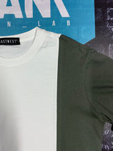 Carica l&#39;immagine nel visualizzatore di Gallery, T-SHIRT &quot;MIDDLE&quot; Verde Oliva
