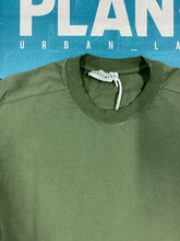 Carica l&#39;immagine nel visualizzatore di Gallery, T-SHIRT con Rotture Verde
