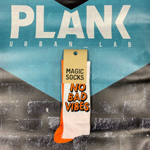 Carica l&#39;immagine nel visualizzatore di Gallery, Magic Socks &quot;No Bad Vibes&quot; Orange Fluo TwoFace
