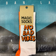 Carica l&#39;immagine nel visualizzatore di Gallery, Magic Socks &quot;No Bad Vibes&quot; Orange Fluo TwoFace
