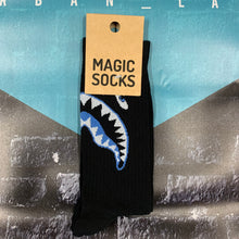 Carica l&#39;immagine nel visualizzatore di Gallery, Magic Socks &quot;Shark&quot; Black-Blue
