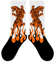 Carica l&#39;immagine nel visualizzatore di Gallery, Magic Socks &quot;Tiger Flame&quot; Orange Fluo
